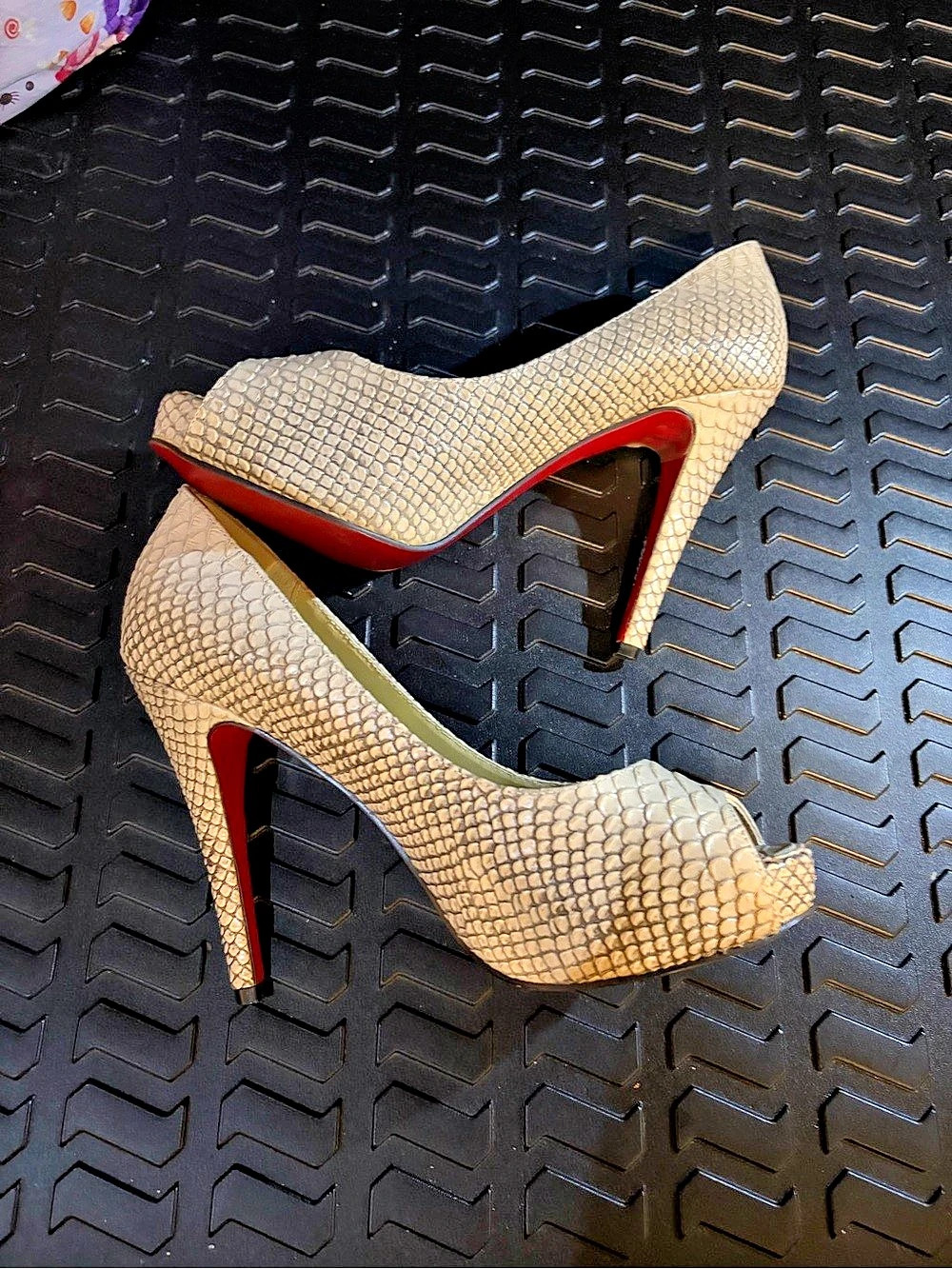 Christian Louboutin Very Privé 120 Python Peep Toe Pumps Beige & Red